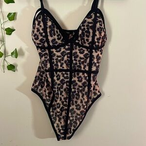 Medium,leopard print body suit